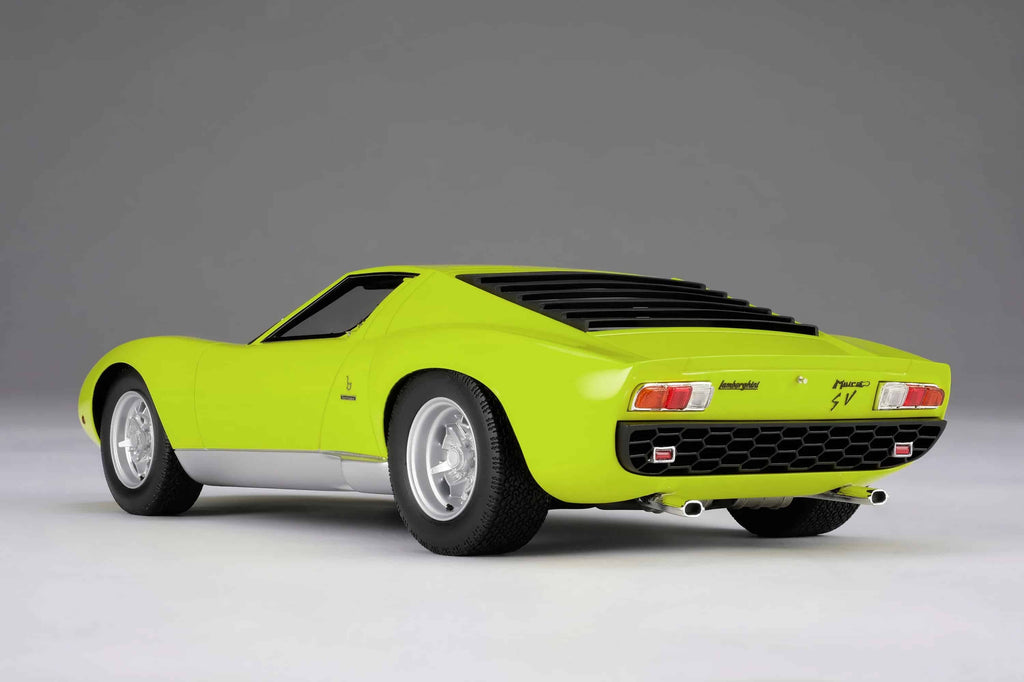 Amalgam-118-Lamborghini-Miura-Resin-Model18.jpg