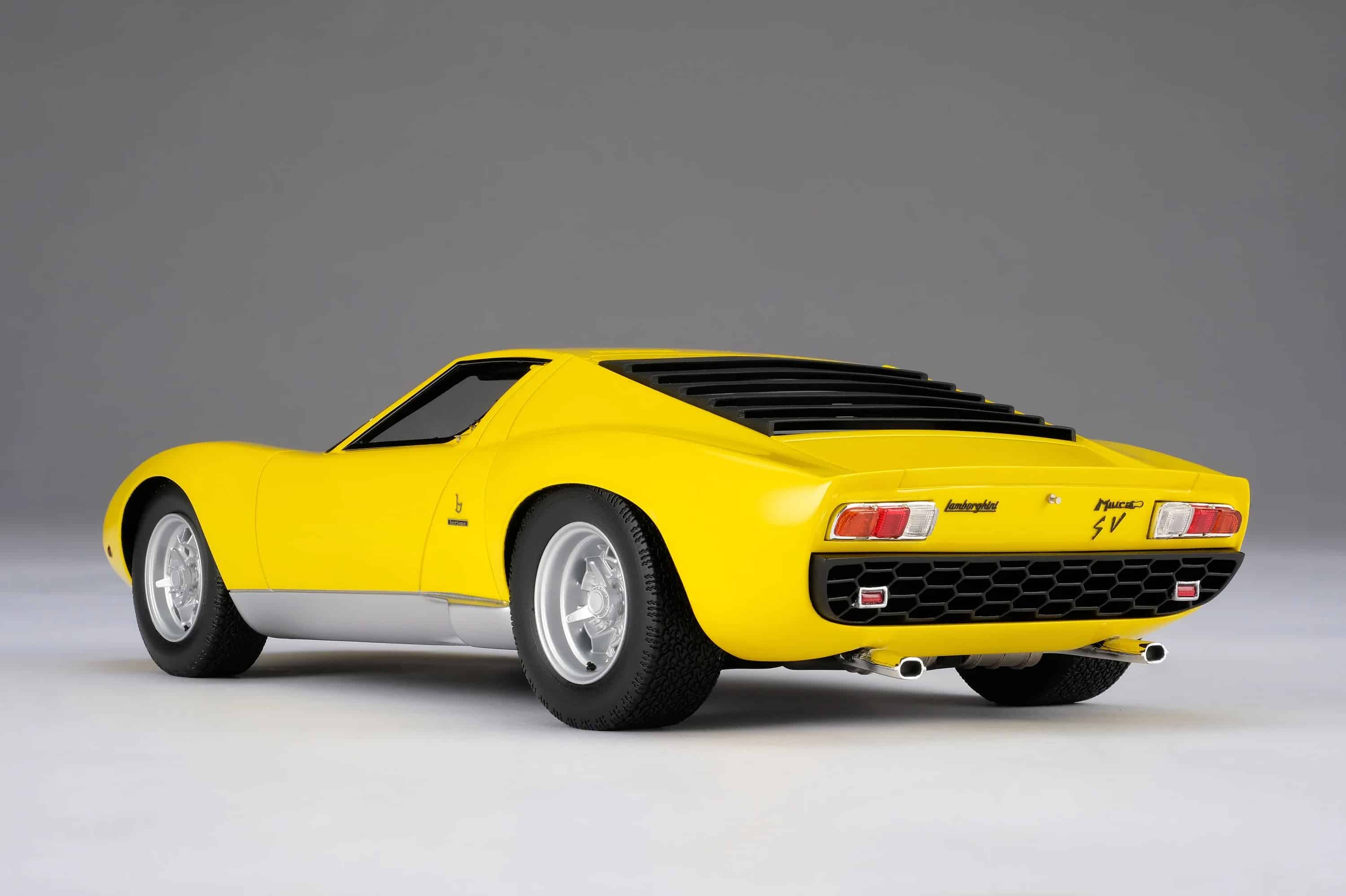 Amalgam-118-Lamborghini-Miura-Resin-Model19.jpg