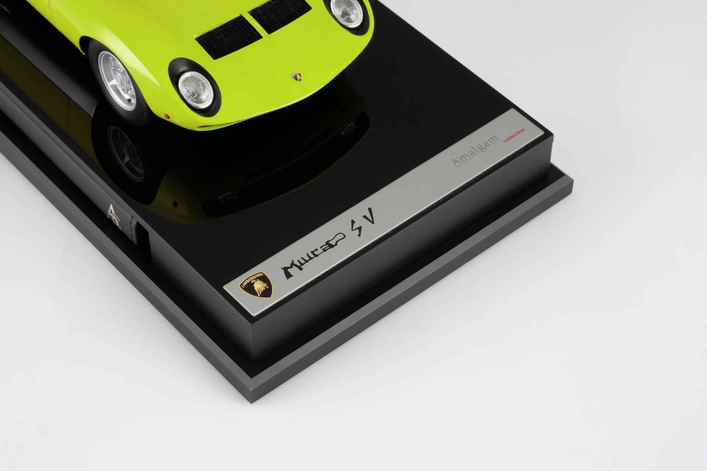 Amalgam-118-Lamborghini-Miura-Resin-Model27.jpg