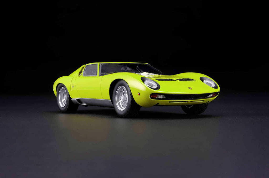 Amalgam-118-Lamborghini-Miura-Resin-Model31.jpeg