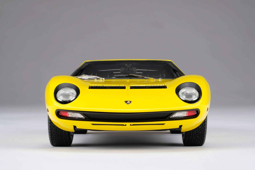 Amalgam-118-Lamborghini-Miura-Resin-Model4.jpg