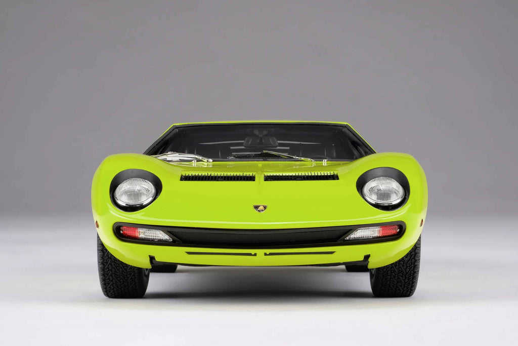 Amalgam-118-Lamborghini-Miura-Resin-Model5.jpg