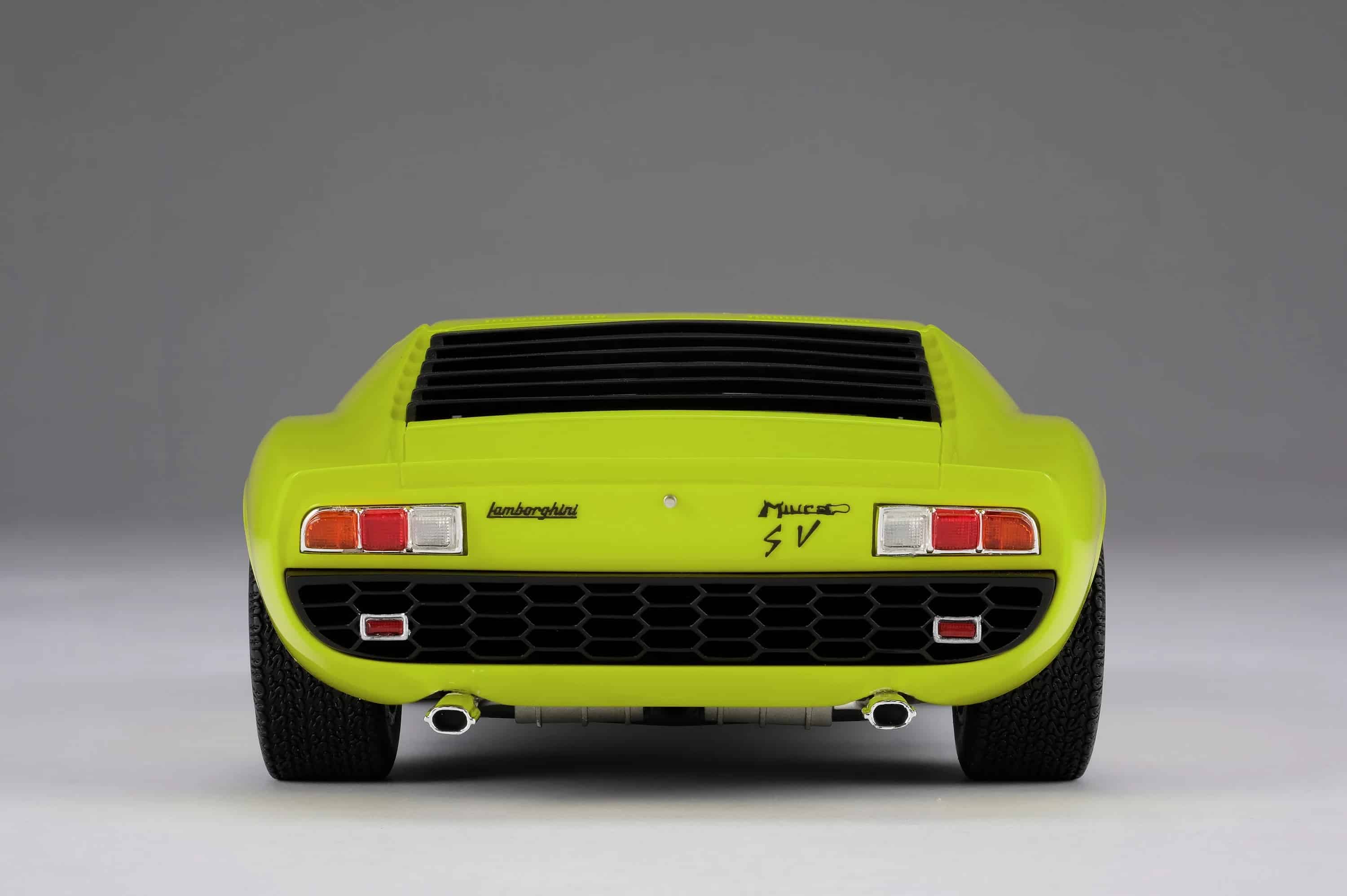 Amalgam-118-Lamborghini-Miura-Resin-Model7.jpg