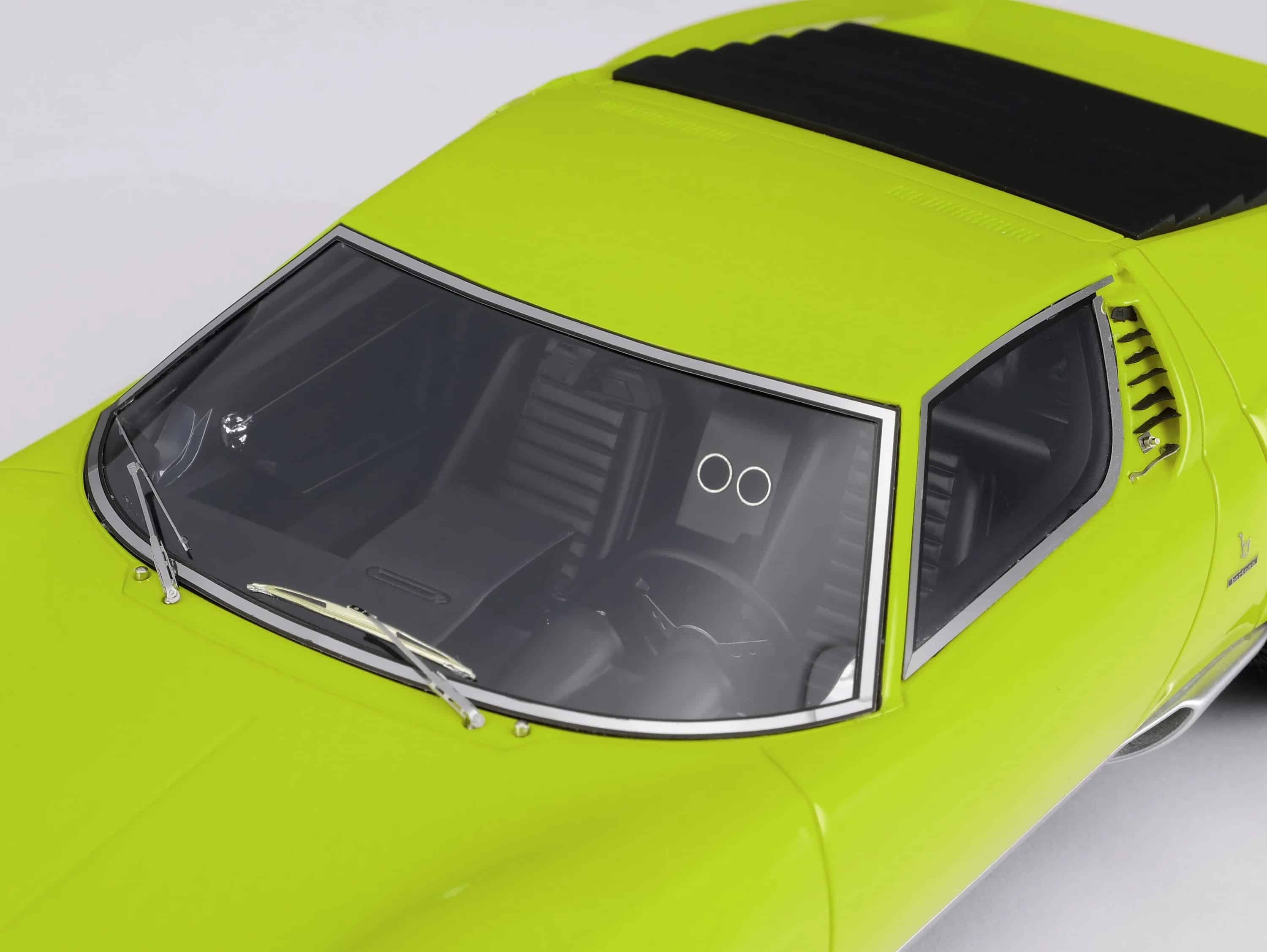 Amalgam-118-Lamborghini-Miura-Resin-Model8.jpg
