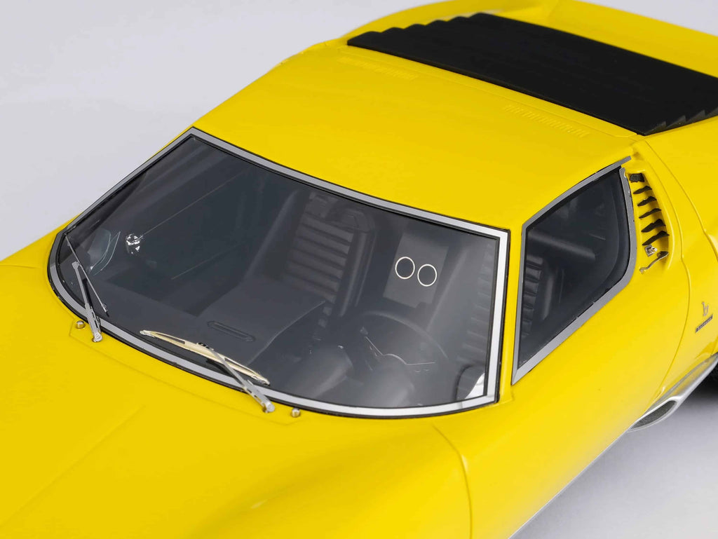 Amalgam-118-Lamborghini-Miura-Resin-Model9.jpg
