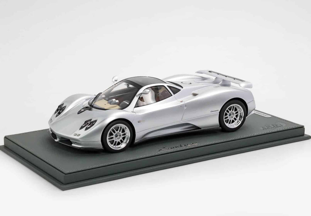 BBR-P18170A-Pagani-Zonda-C12-001-1999-Silver.JPG