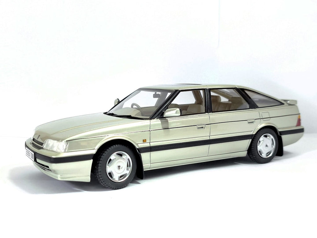 Cult Scale - 1:18 Rover 827 Vitesse Pulsar Silver 1988-1989 - Limited Edition Resin Model