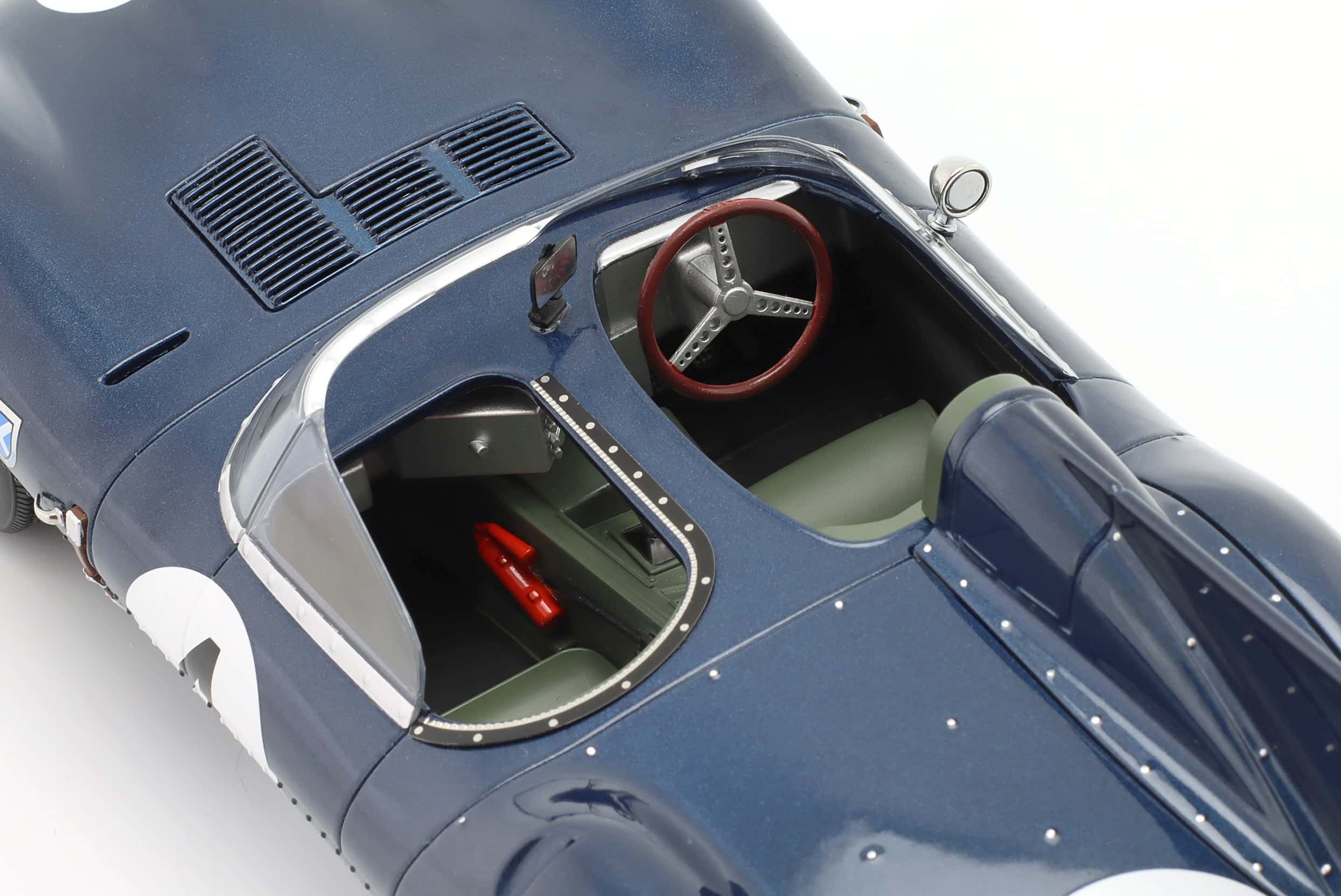 CMR-Jaguar-D-Type-Le-Mans-Winner-Shortnose-1956-diecast-model.jpg