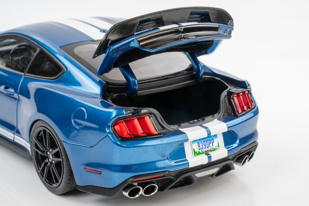 Ixo 1:18 Ford Mustang GT500 Atlas Metallic Blue Model Car