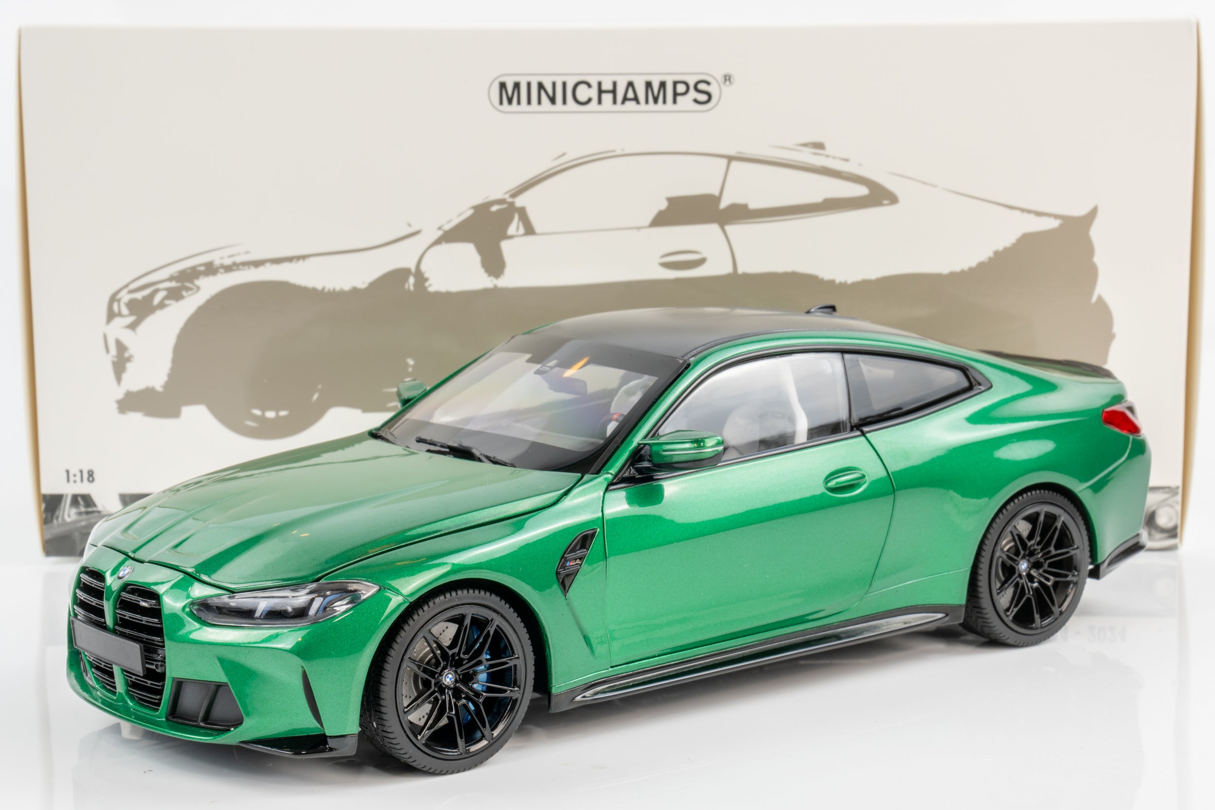 Minichamps 1:18 BMW M4 (G82) Green Metallic 2024 Model Car