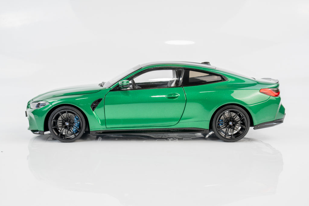 Minichamps 1:18 BMW M4 (G82) Green Metallic 2024 Model Car