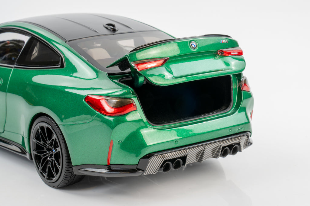 Minichamps 1:18 BMW M4 (G82) Green Metallic 2024 Model Car