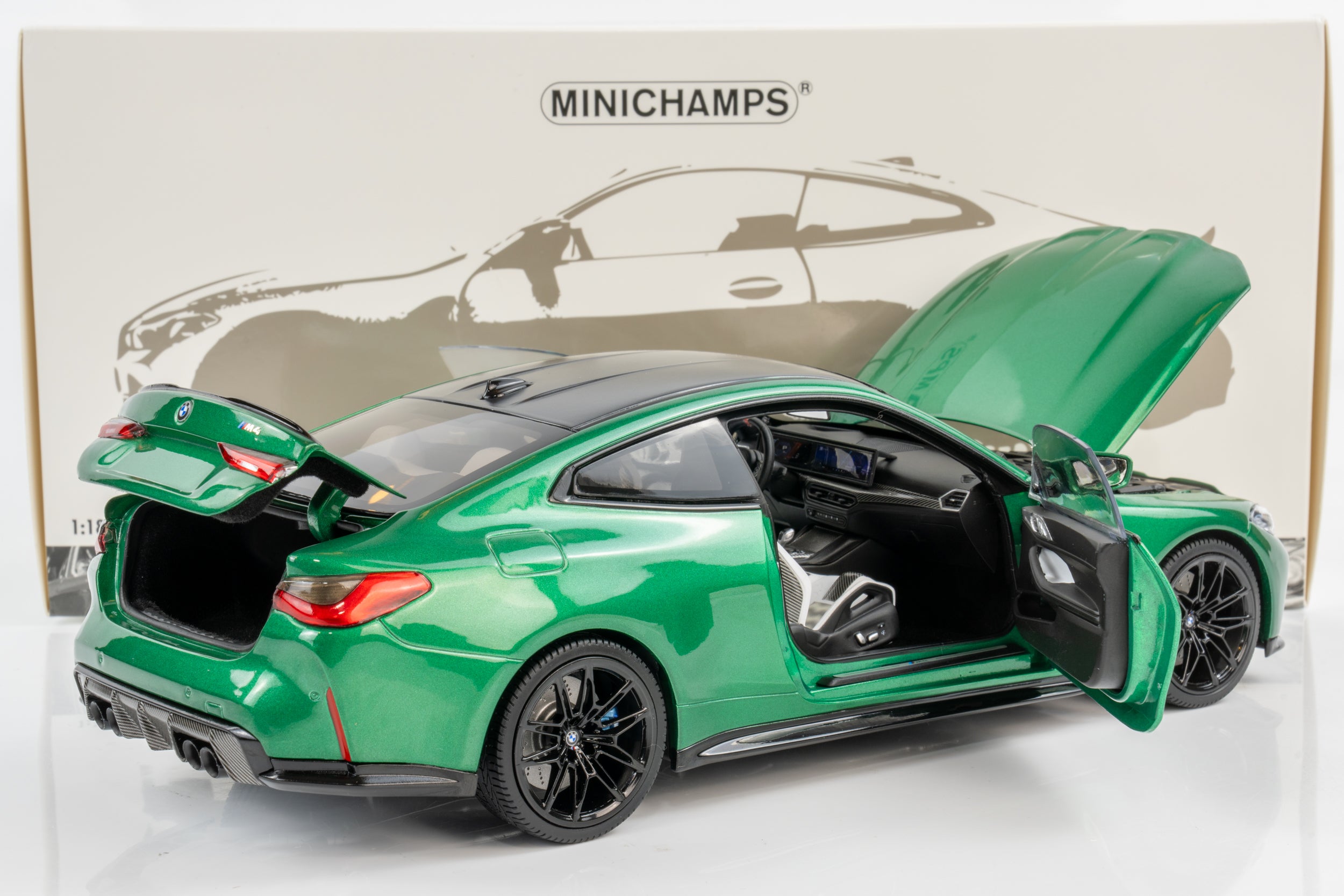 Minichamps 1:18 BMW M4 (G82) Green Metallic 2024 Model Car
