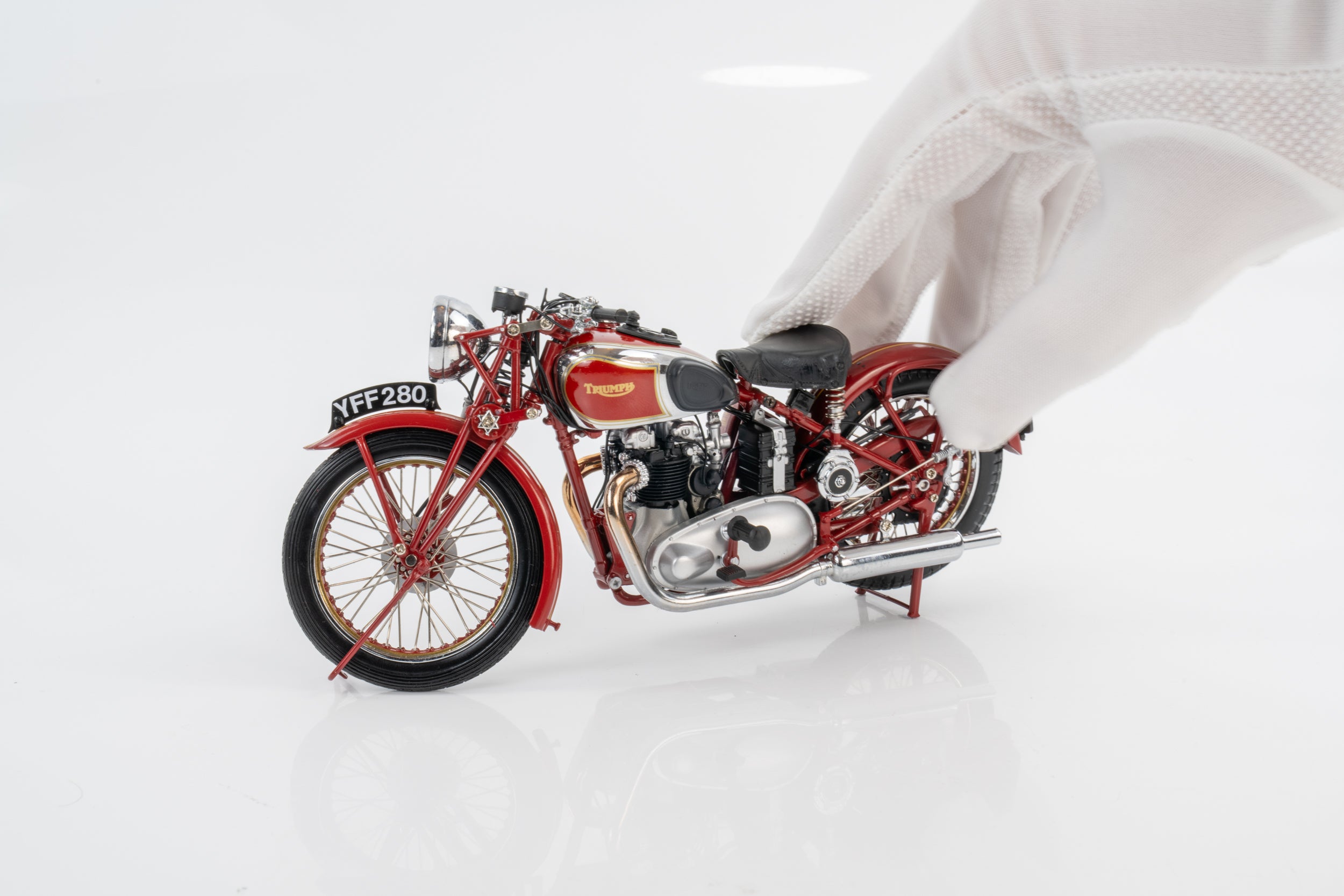 Minichamps 1:12 Triumph Speed Twin Red 1938 Resin Motorcycle Model