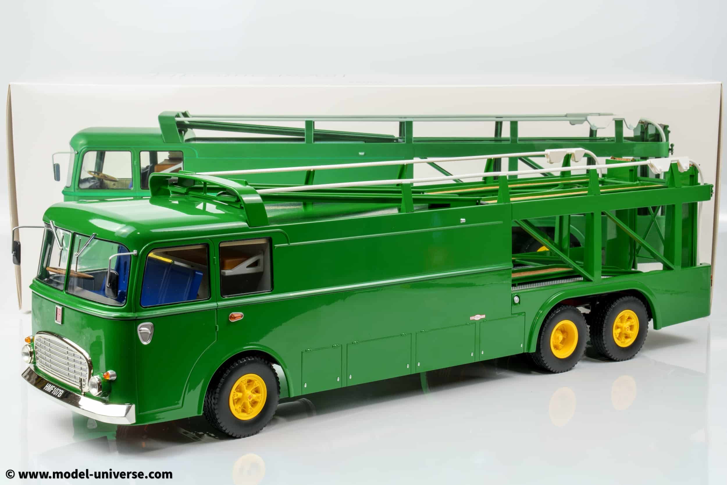 Norev - 1:18 Fiat Bartoletti Tipo 306/2 David Piper Racing Green Race Car Transporter - Limited Edition Diecast Model