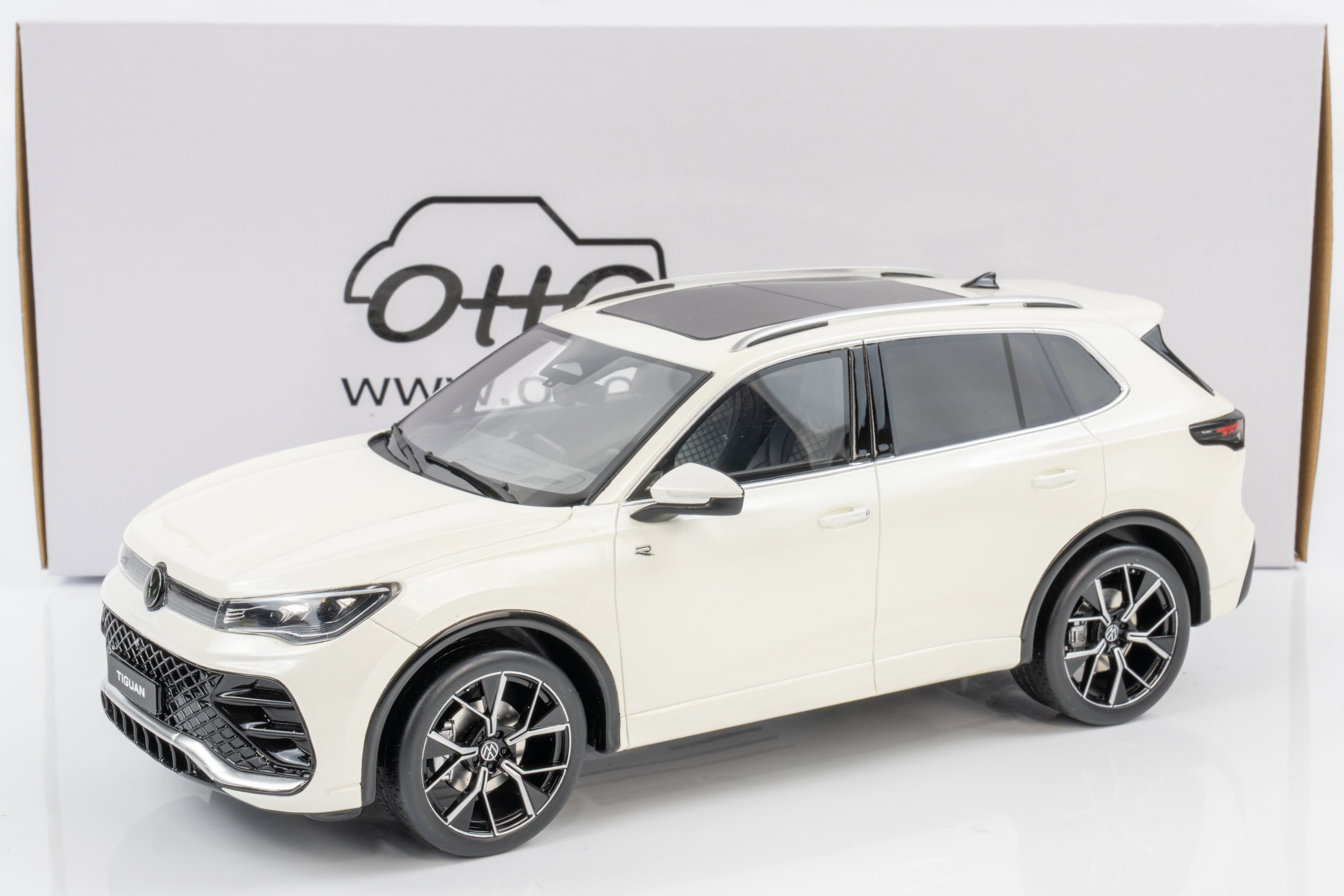 Otto Mobile 1:18 Volkswagen Tiguan E TSI R Line Oryx Pearl White (OT1219) Limited Edition Model Car