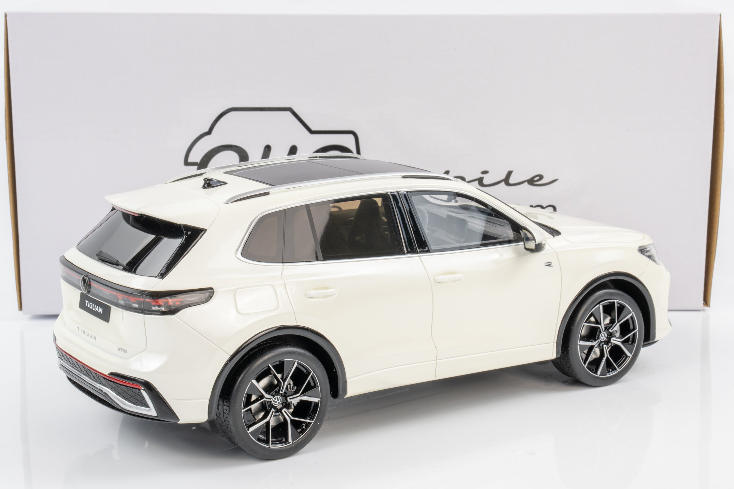 Otto Mobile 1:18 Volkswagen Tiguan E TSI R Line Oryx Pearl White (OT1219) Limited Edition Model Car