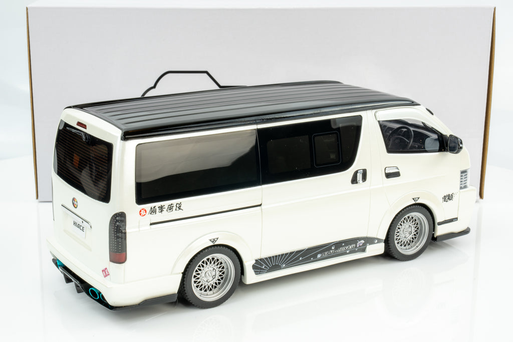 Otto Mobile 1:18 Toyota Hiace Super GL Custom 2008 Pearl White Model Car