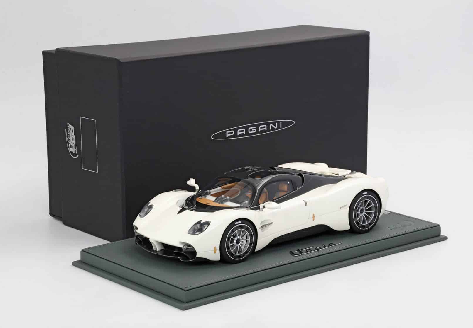 P18223C1-Pagani-Utopia-Pearl-White.JPG