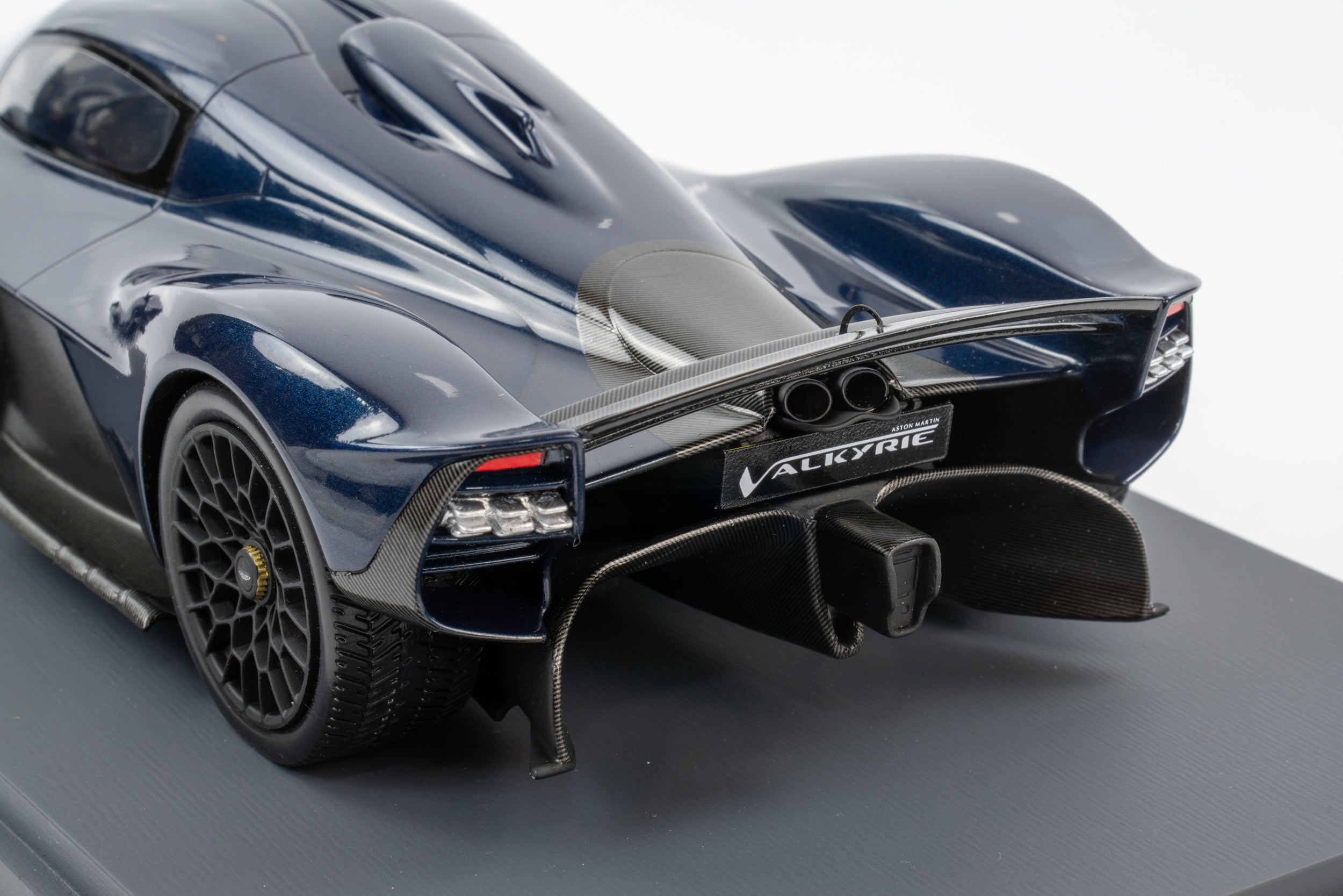 Schuco 1:18 Aston Martin Valkyrie 2021 Mariana Blue Model Car