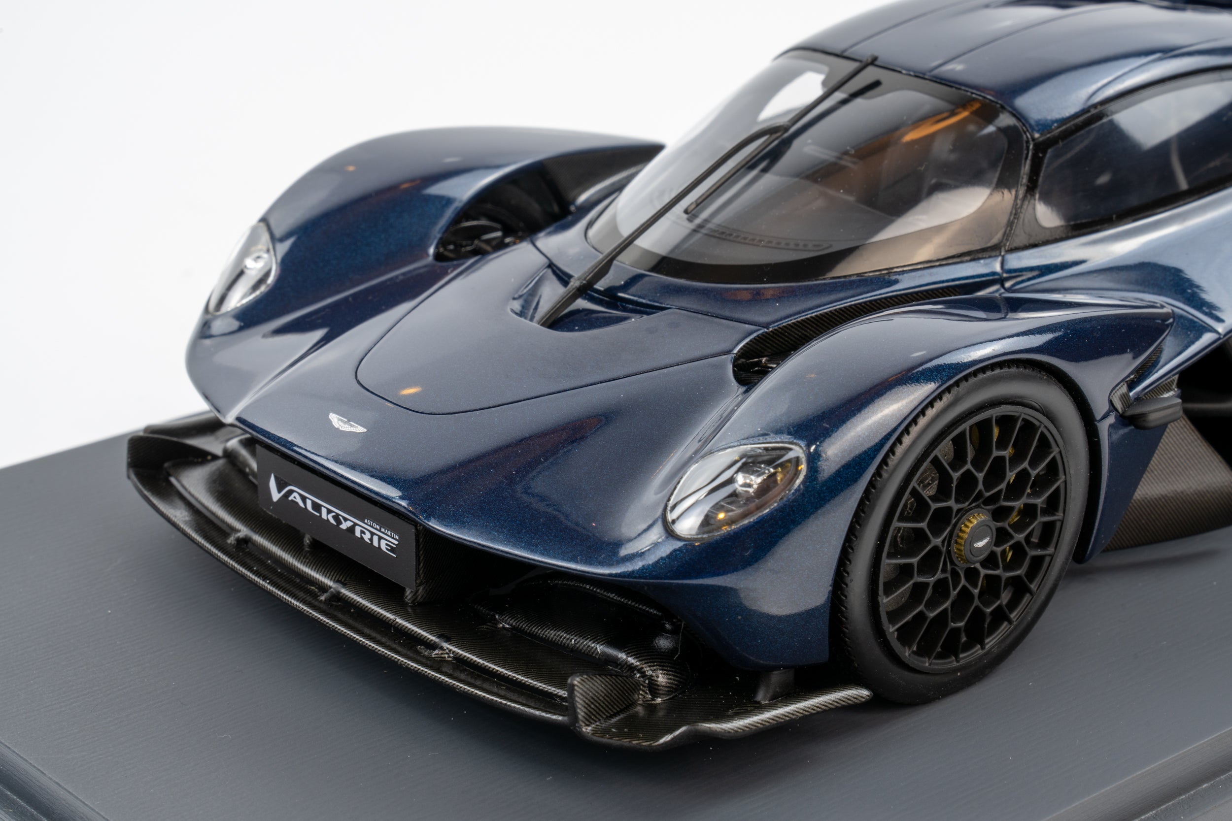 Schuco 1:18 Aston Martin Valkyrie 2021 Mariana Blue Model Car