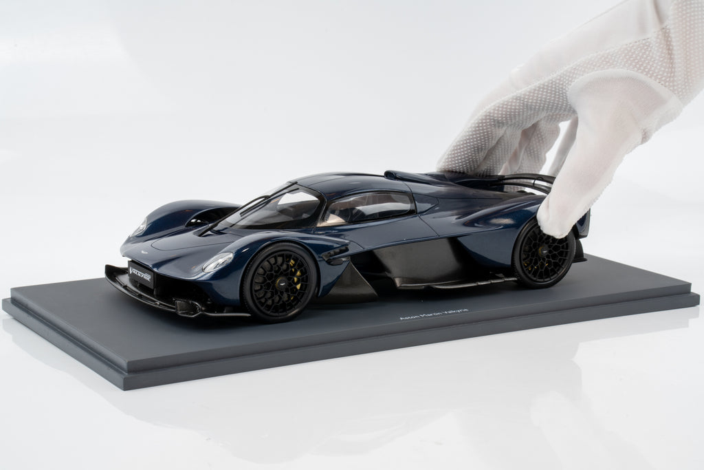 Schuco 1:18 Aston Martin Valkyrie 2021 Mariana Blue Model Car