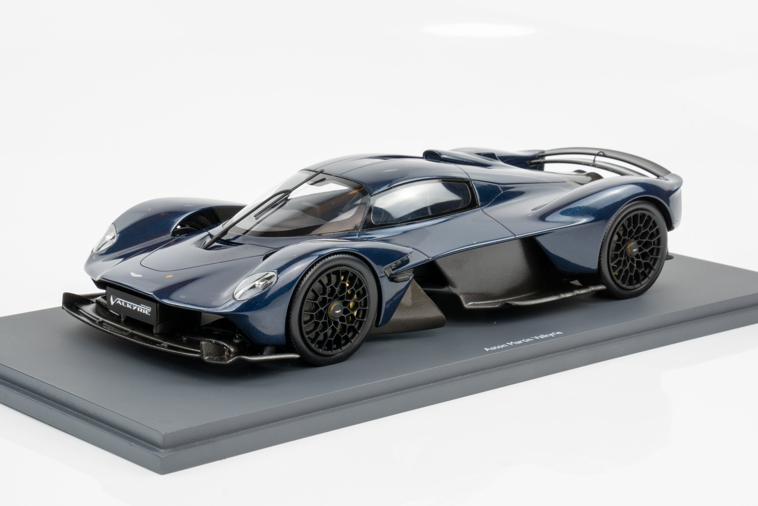 Schuco 1:18 Aston Martin Valkyrie 2021 Mariana Blue Model Car