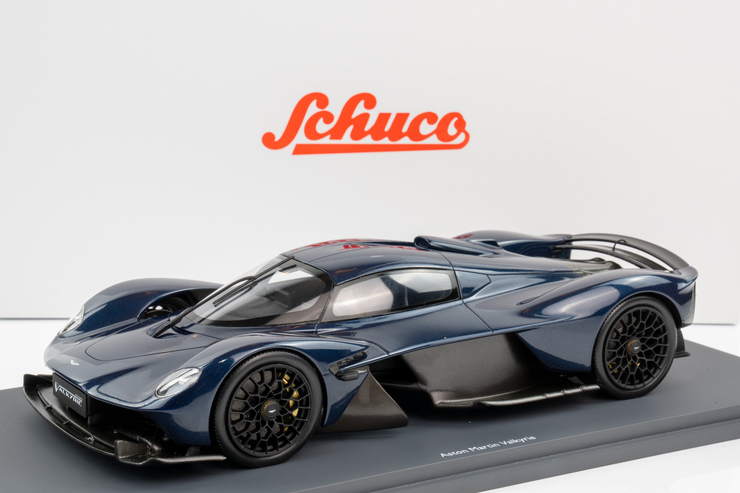 Schuco 1:18 Aston Martin Valkyrie 2021 Mariana Blue Model Car