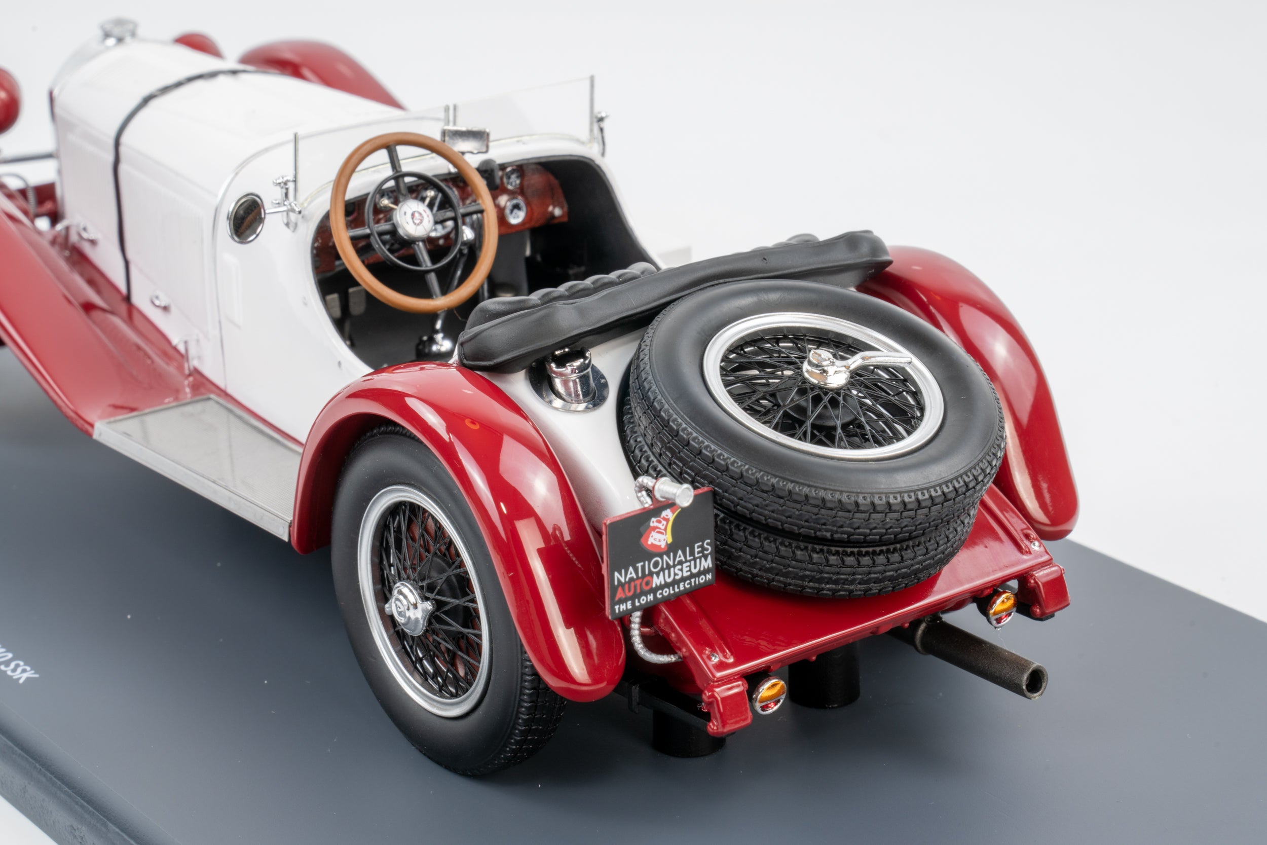 Schuco 1:18 Mercedes-Benz 710 SSK White 1927 Model Car