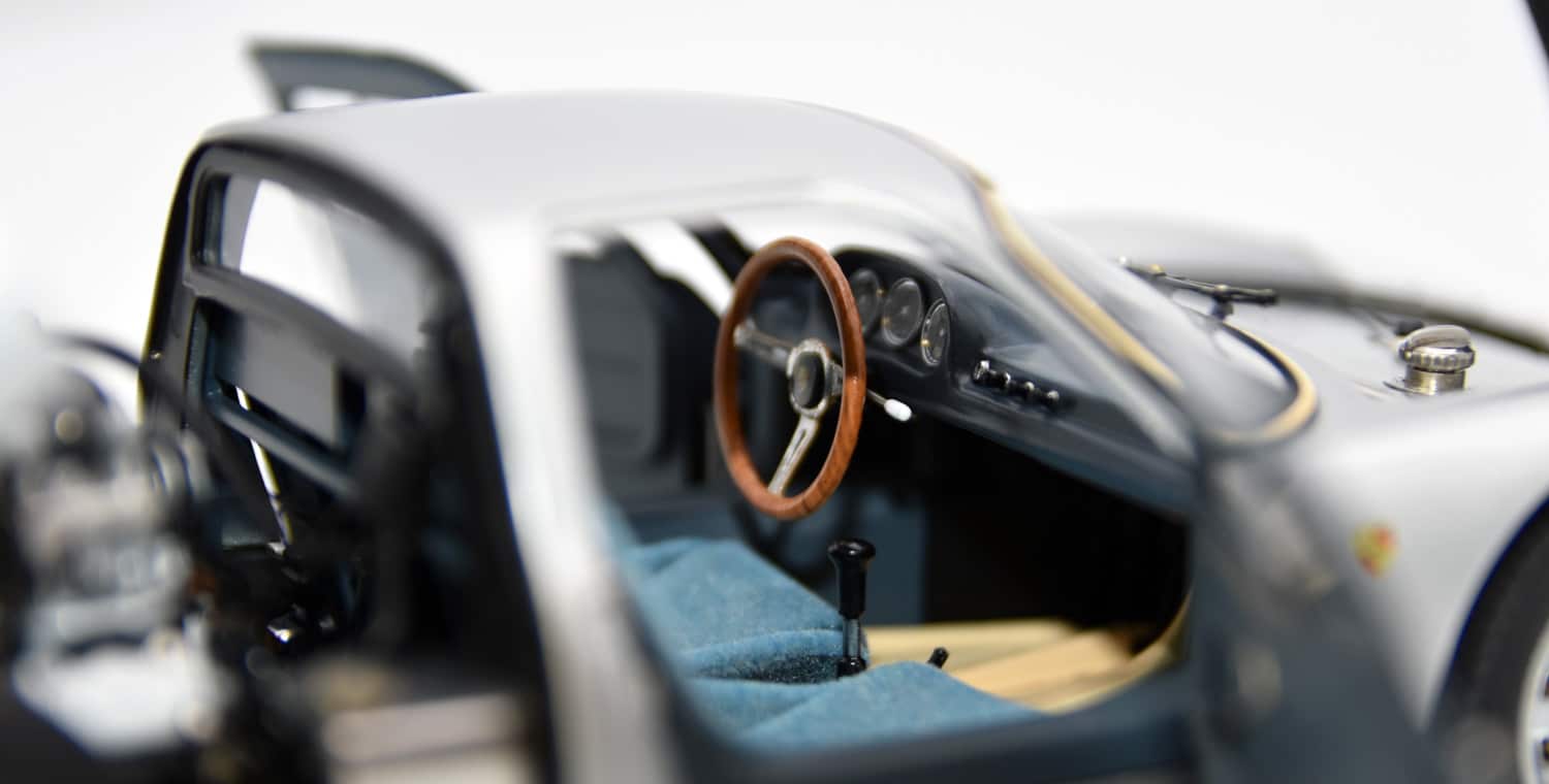 Steering-wheel_passenger-side.jpg