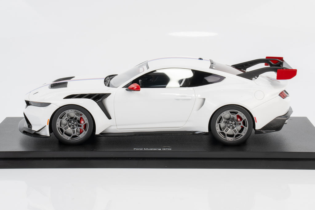 Top Speed 1:18 Ford Mustang GTD Spirit of America White Limited Edition Model Car