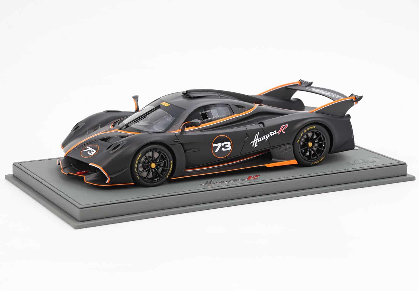 huayra-r-carbon-black-and-matt-image2.JPG