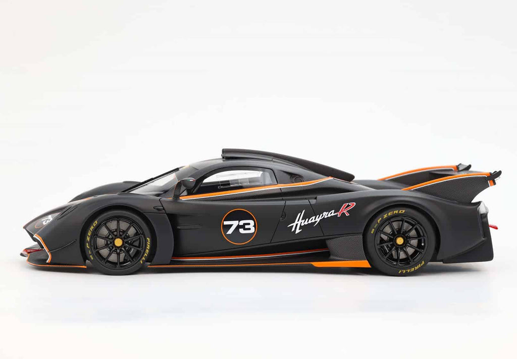 huayra-r-carbon-black-and-matt-image6.JPG