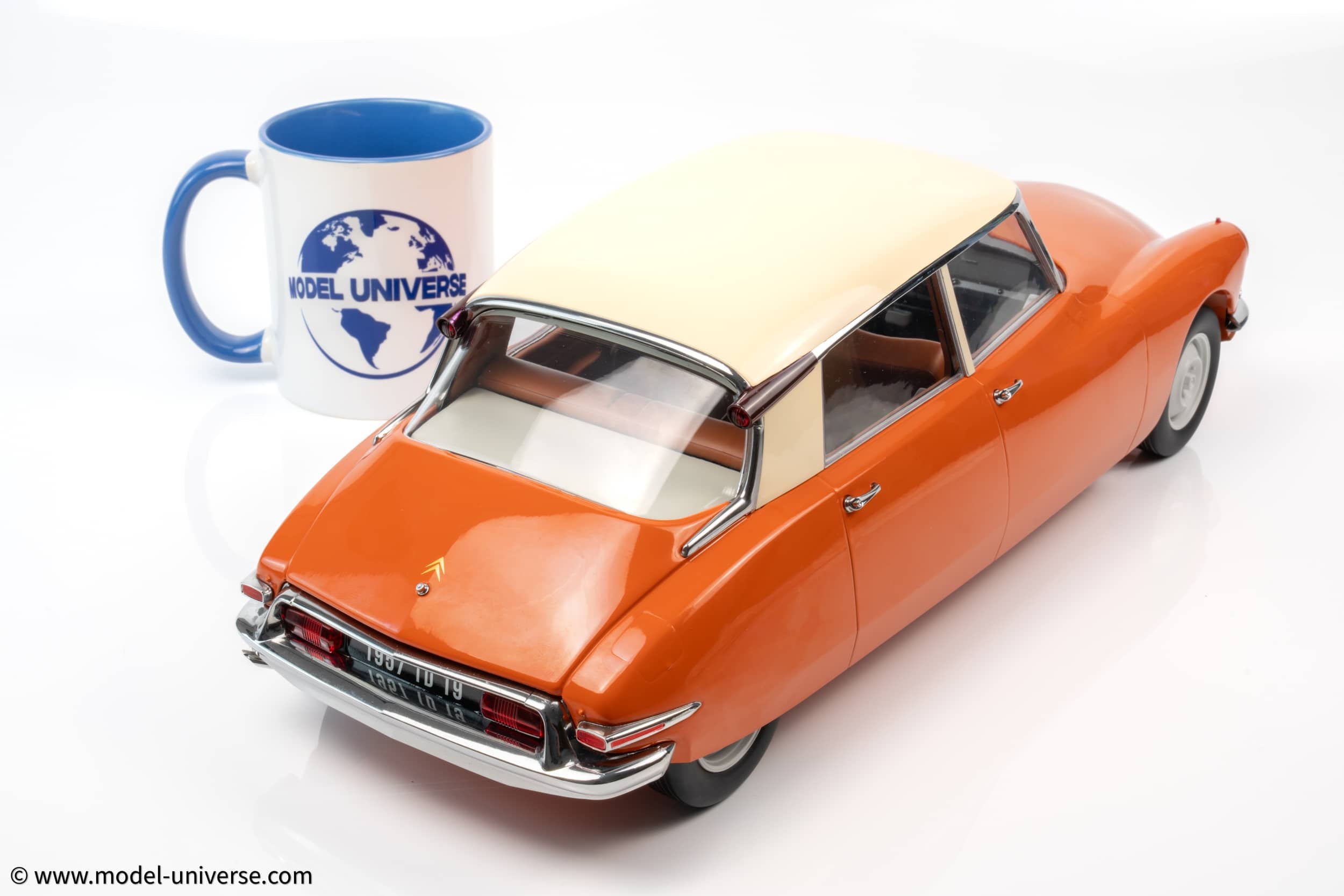 norev-112-citroen-ds-19-orange-and-cream.jpg